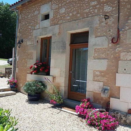 La Vieille Grange - Saint-Privat-Des-Pres Bed and Breakfast Exteriör bild